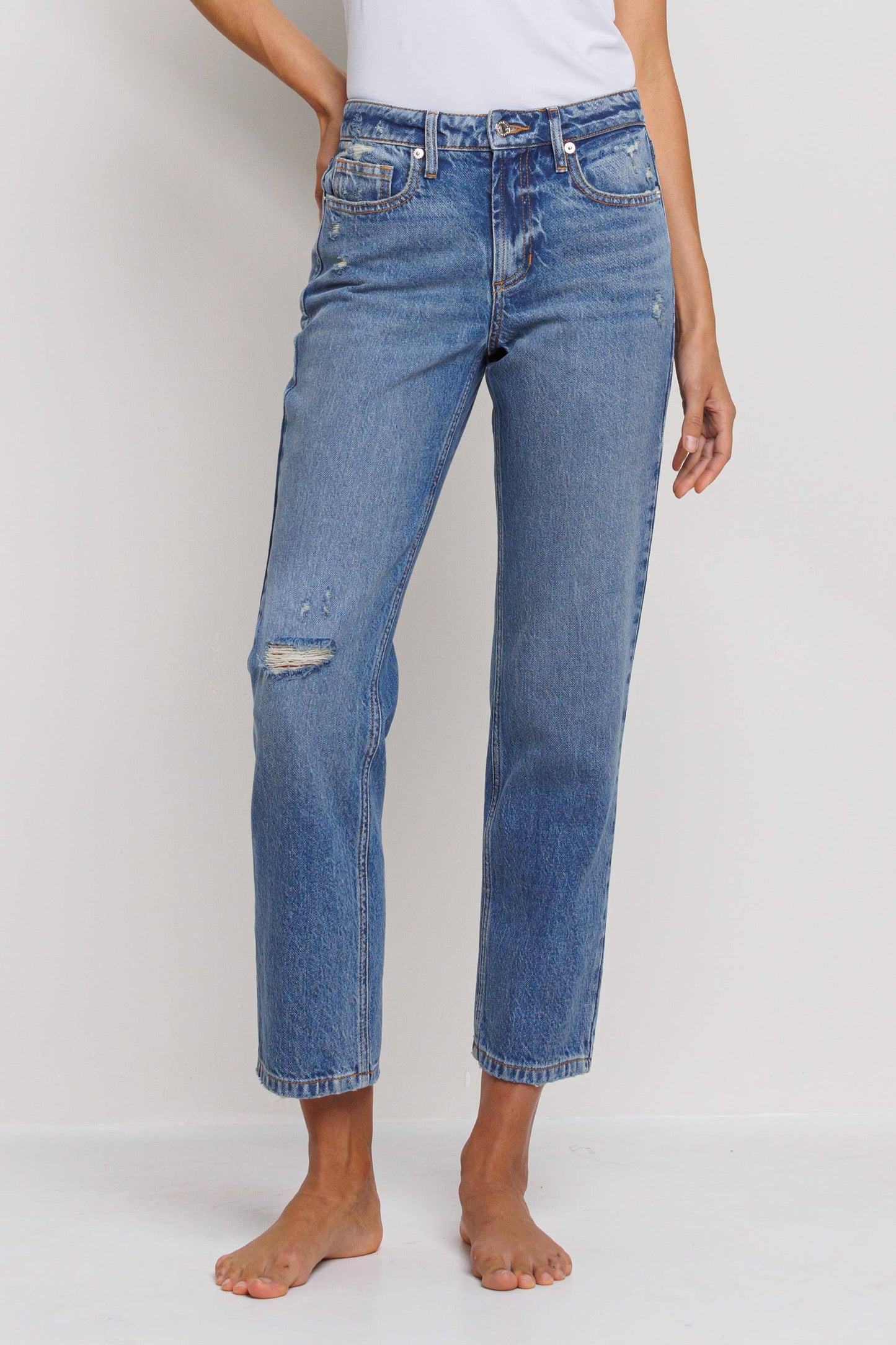 SB331 MID RISE SLIM STRAIGHT MEDIUM VINTAGE WASH JEANS