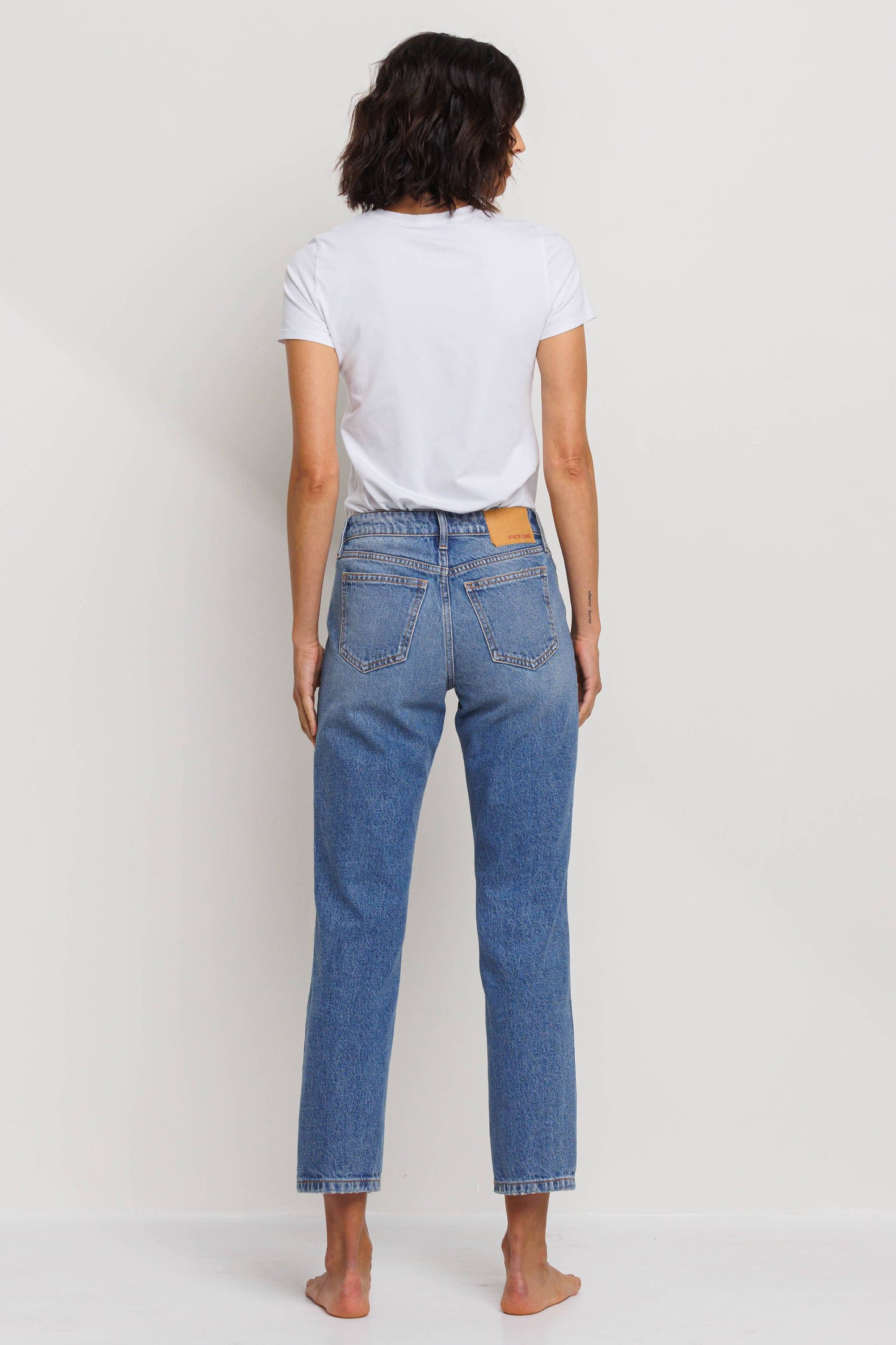 SB331 MID RISE SLIM STRAIGHT MEDIUM VINTAGE WASH JEANS