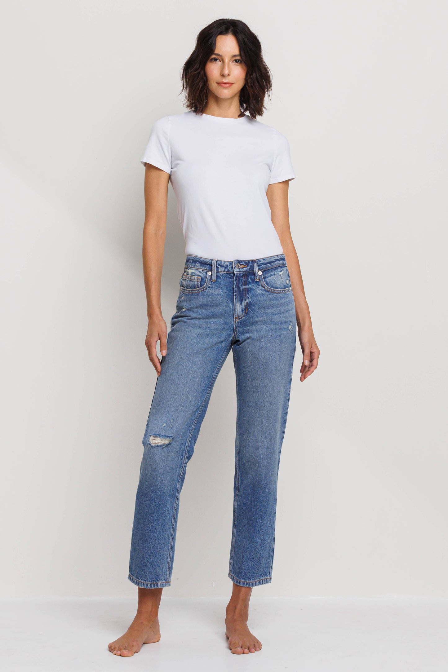 SB331 MID RISE SLIM STRAIGHT MEDIUM VINTAGE WASH JEANS