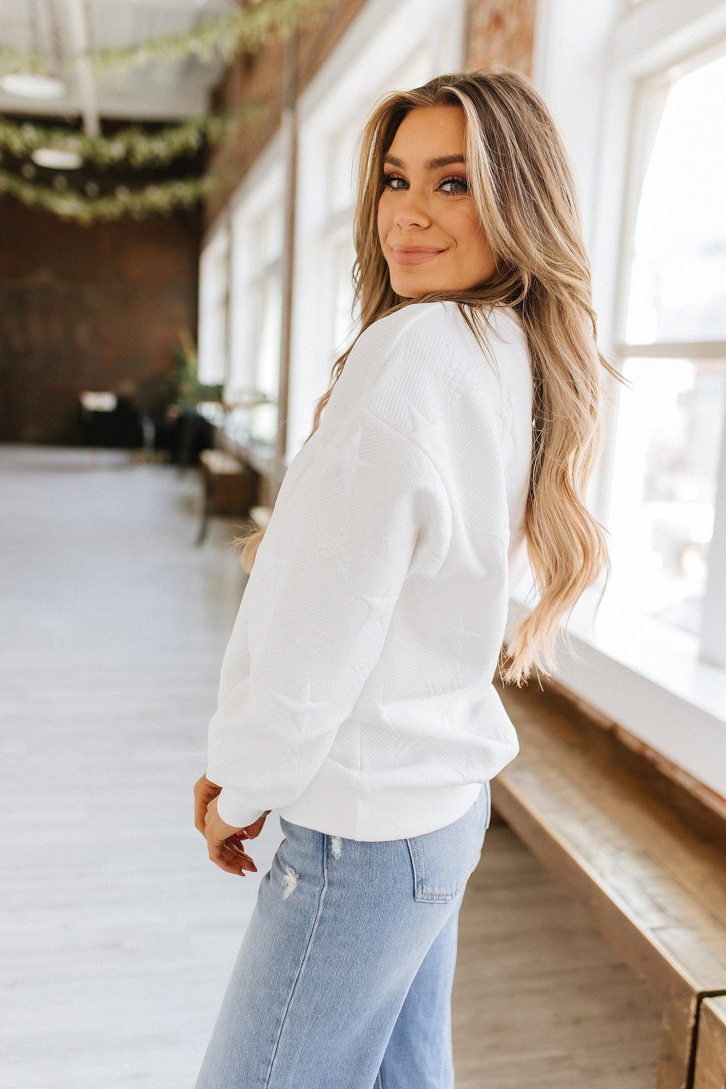 SB140 Star Embossed Sweatshirt