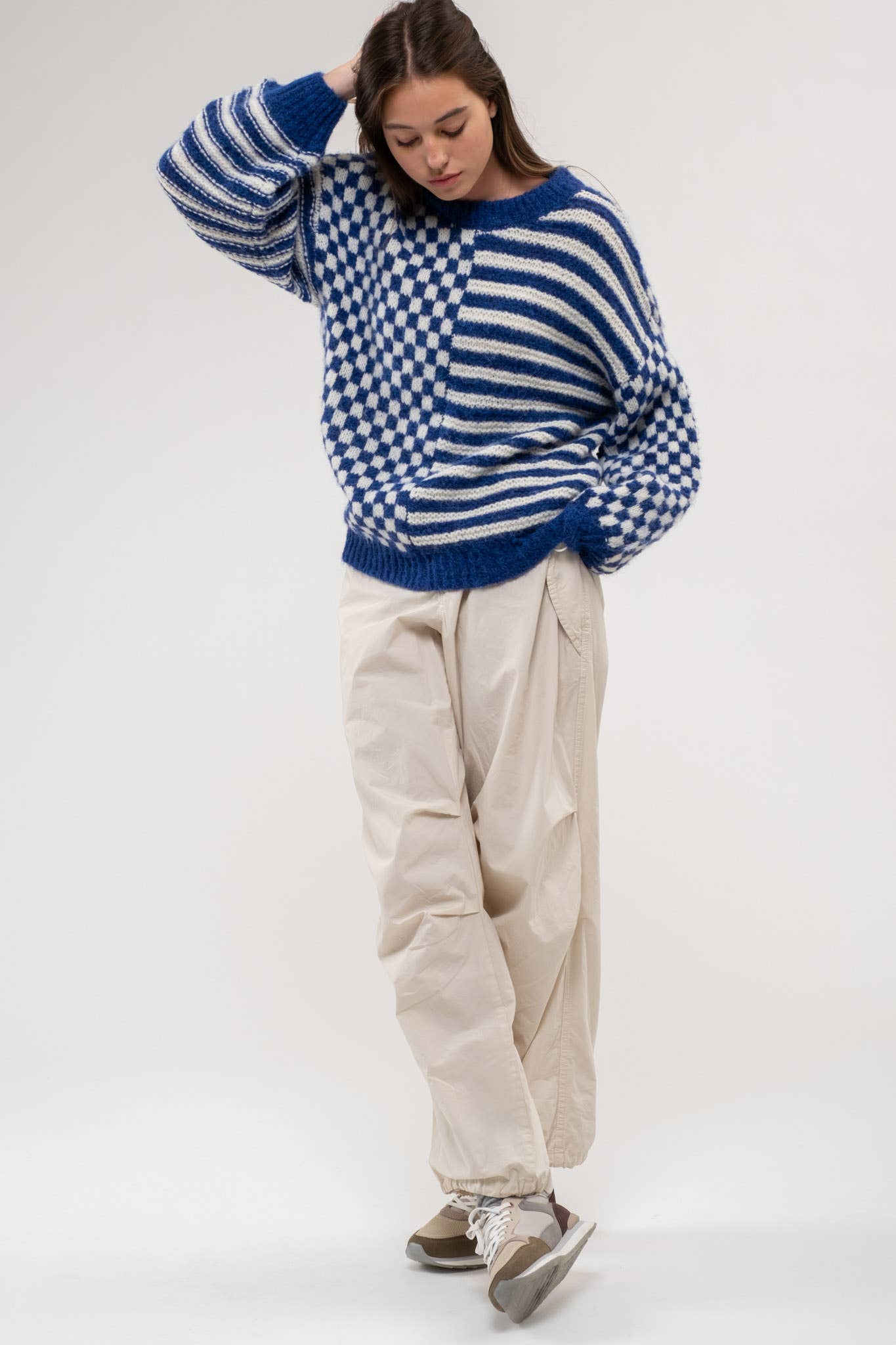 SB154 CHECKERED CREW KNIT SWEATER: ROYAL BLUE