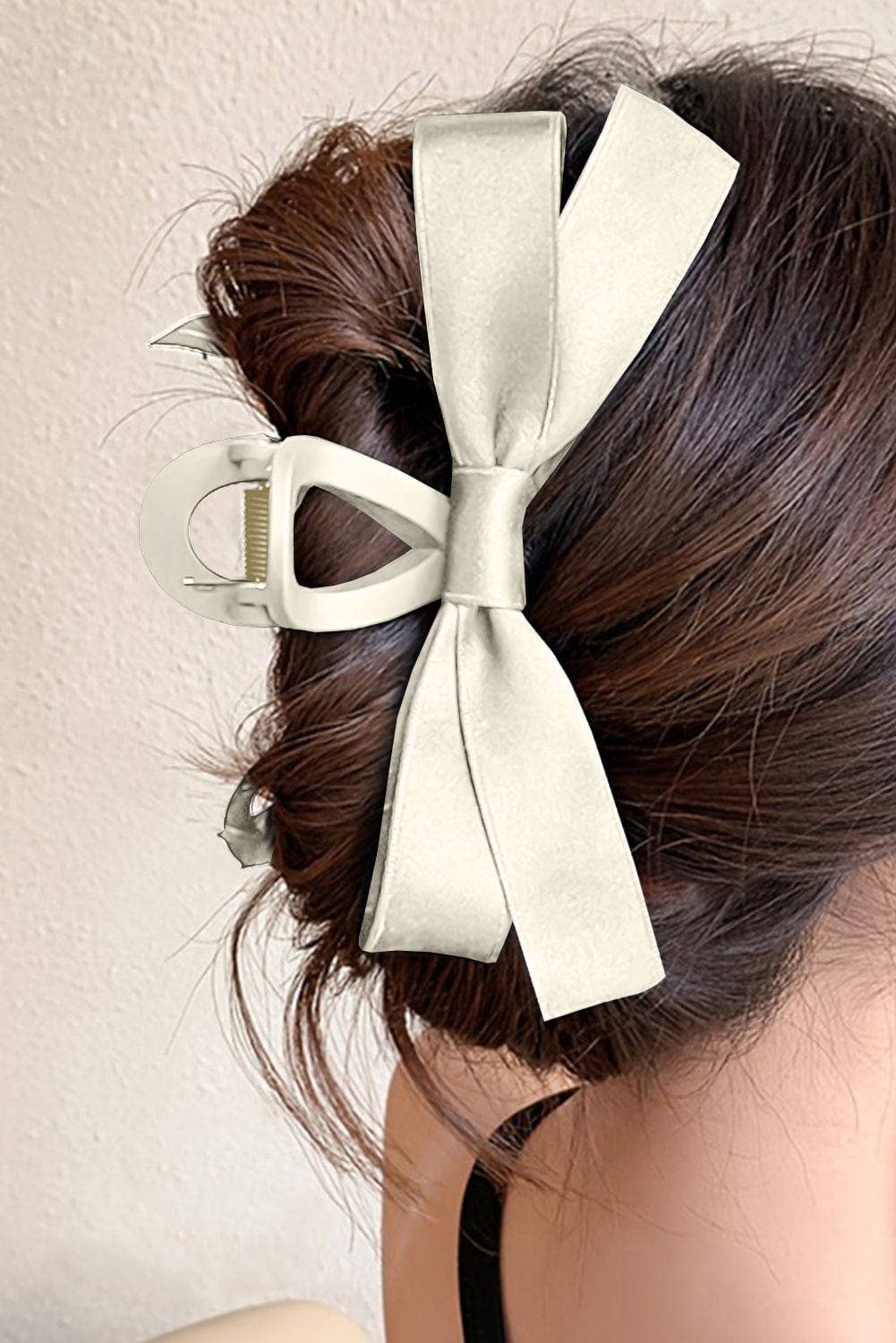 SBA3 Ribbon Bow Hair Clip: ONE SIZE / Cream