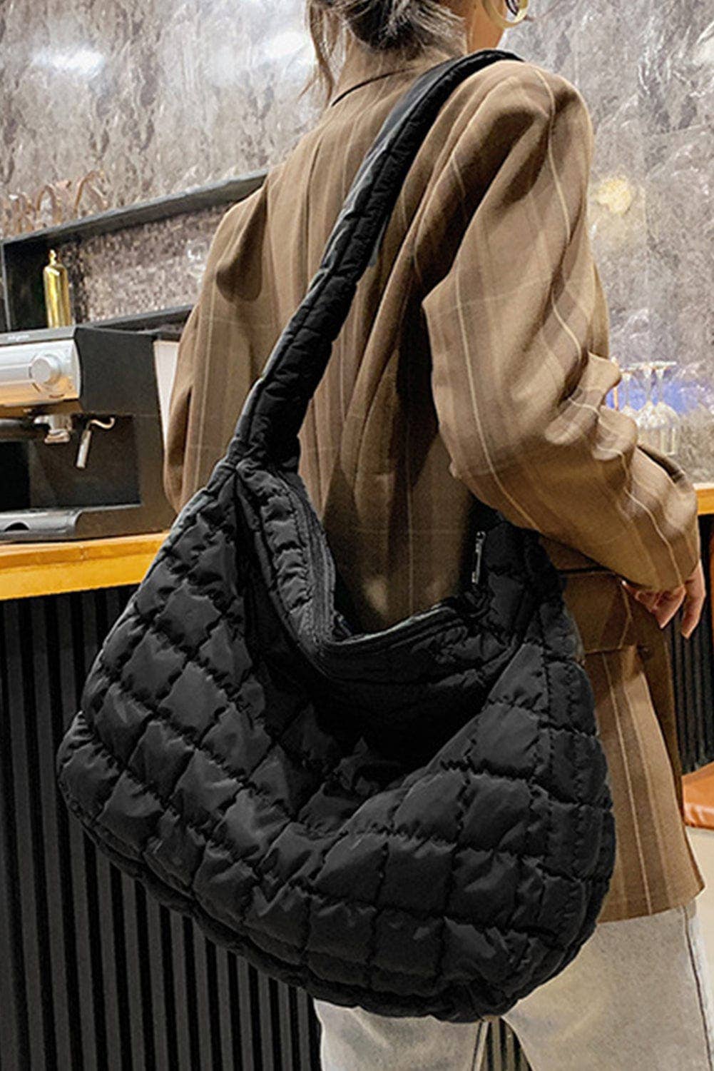 Flynn Quilted Handbag: ONE SIZE / Black